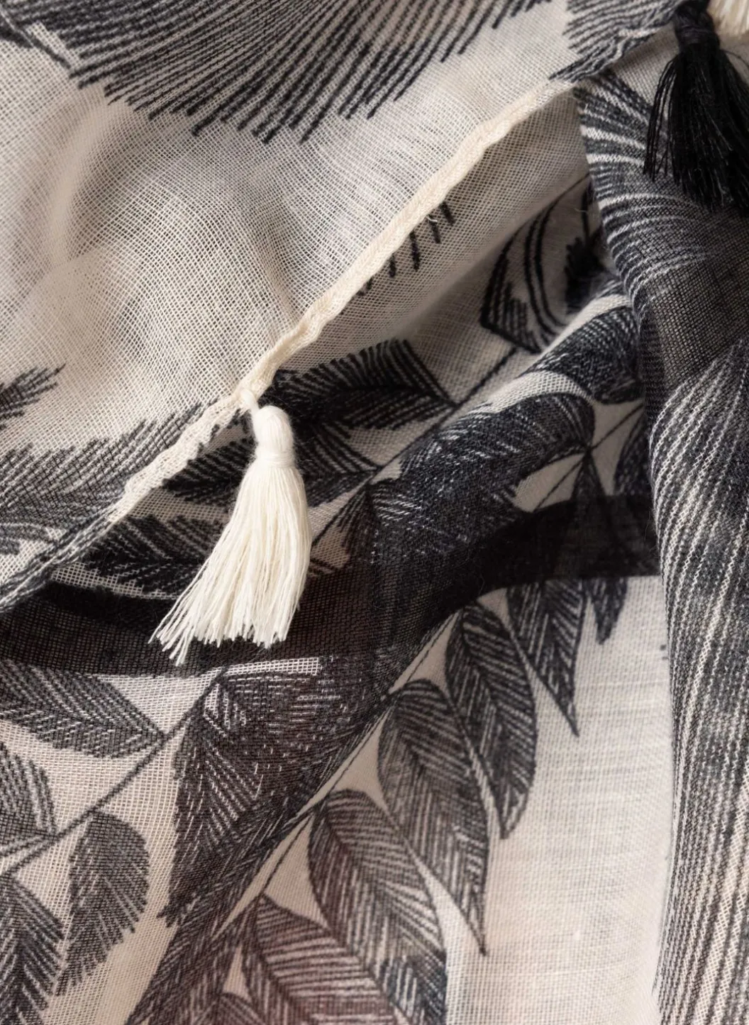 Zwart Sjaal Met Tassels